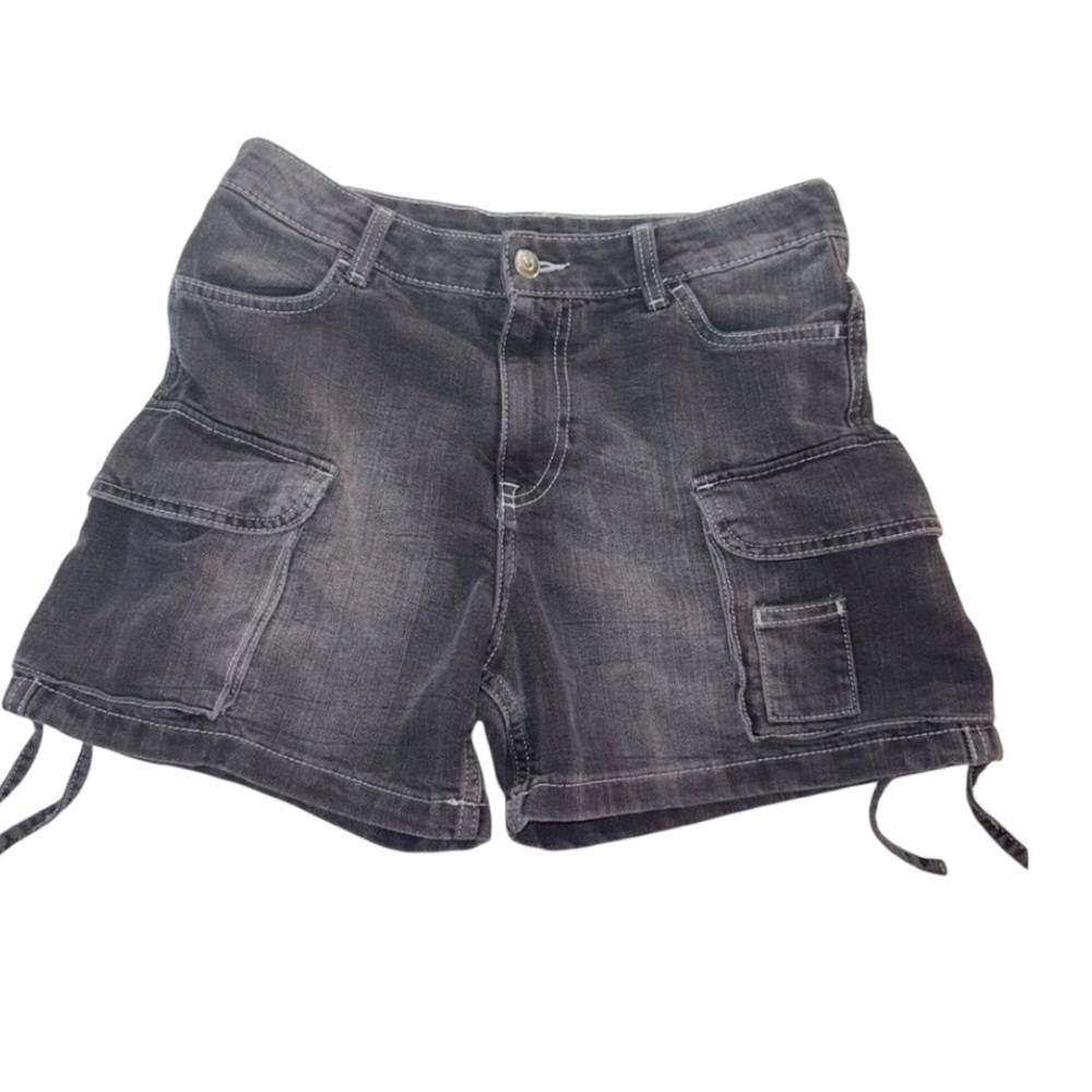 H & M Women's Black and Grey Shorts